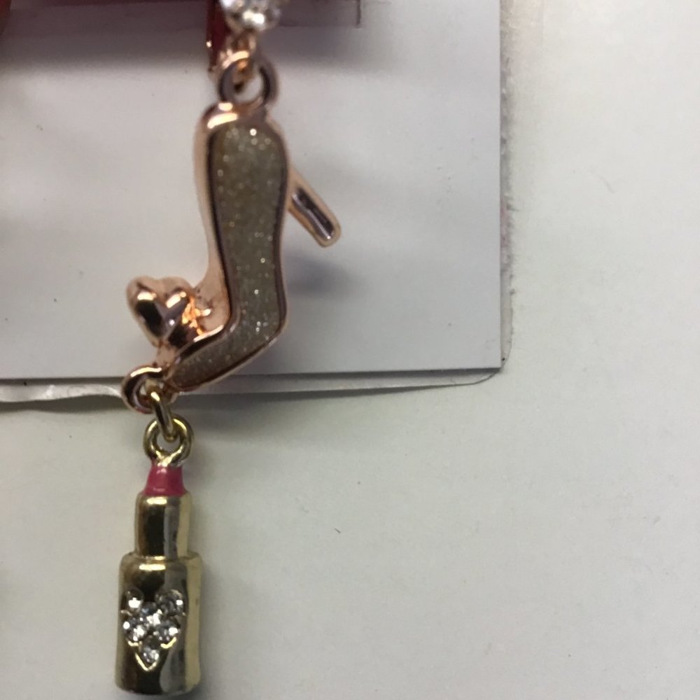 Betsey Johnson New Mismatch High Heels and Pink Lip Stick Earrings - Picture 3 of 4